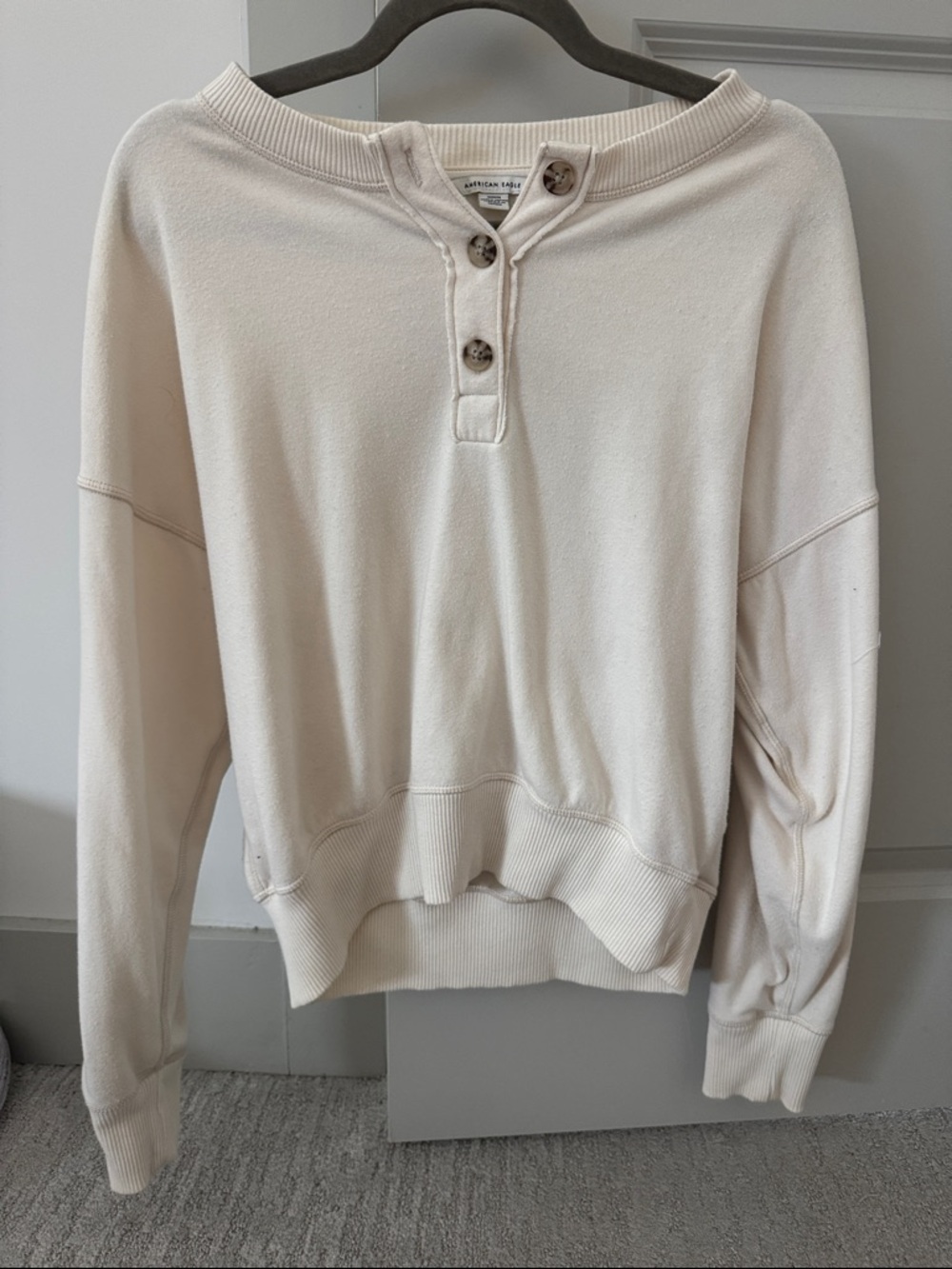 American Eagle Outfitters Light Cream Henley Crewneck Sweatshirt